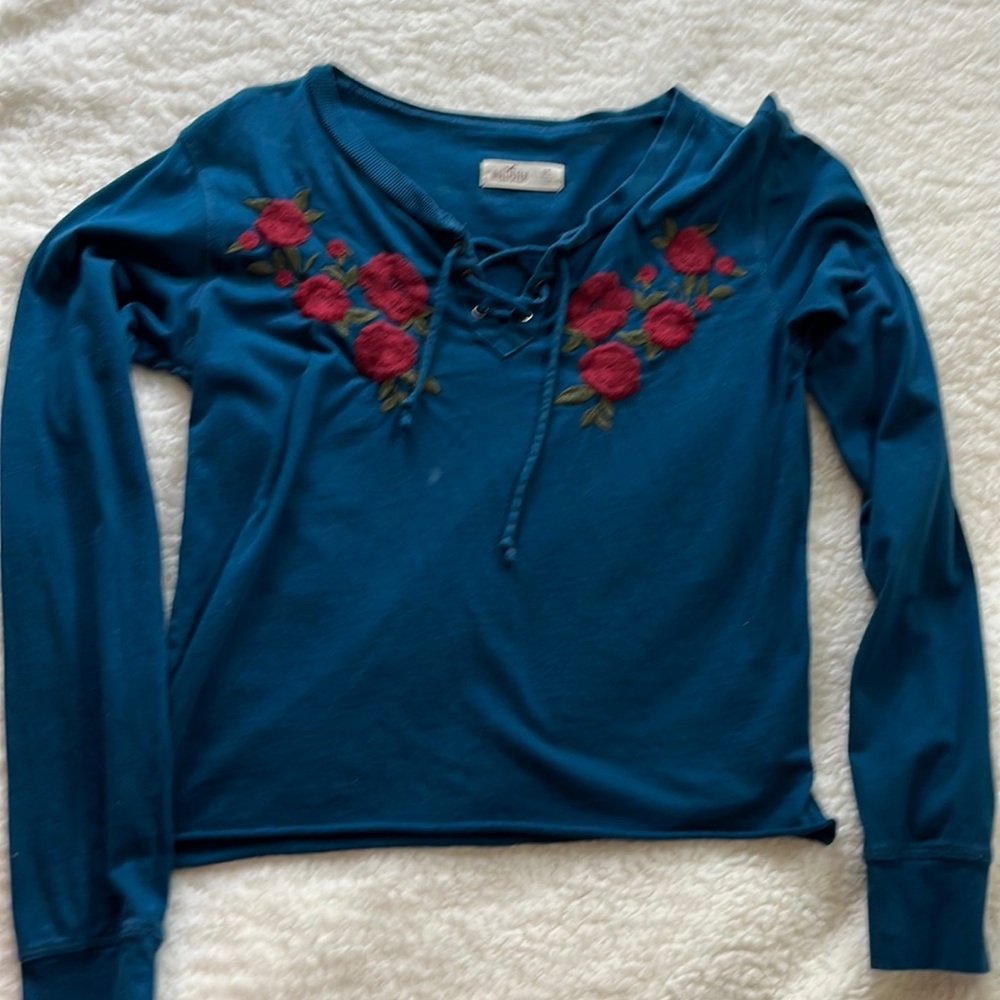 hollister blue long sleeve